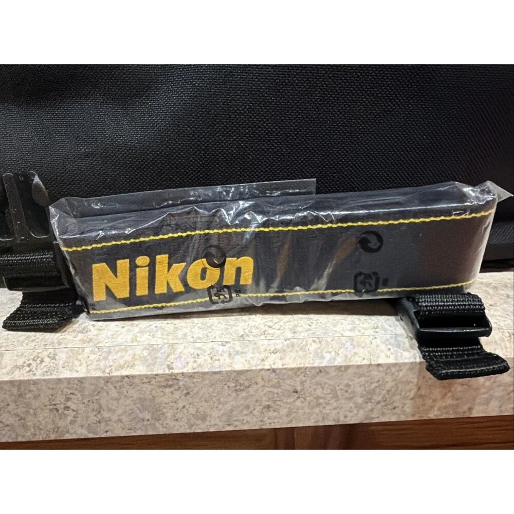 Nikon Camera Bag Case Black Shoulder Strap Padded Interior Organizer 12x8x9